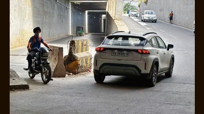 The traffic is supposed to be one-way on the Sarabha Nagar road under bridge, but frequent violations have been a common sight. (Manish/HT) The traffic is supposed to be one-way on the Sarabha Nagar road under bridge, but frequent violations have been a common sight. (Manish/HT)