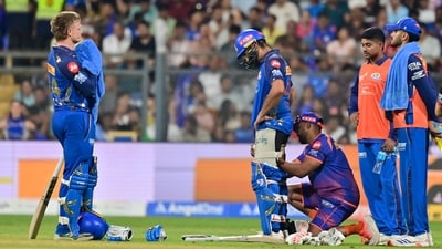 Rohit Sharma walked off the field with a pulled hamstring and it was the first big blow for the Mumbai Indians. (Anshuman Poyrekar/HT Photo)