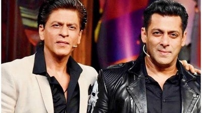 কয়েক শো কোটির মালিক শাহরুখ-সলমন, সুপারস্টারদের জন্মদিনে অতিথিরা কী উপহার দেয়? কয়েক শো কোটির মালিক শাহরুখ-সলমন, সুপারস্টারদের জন্মদিনে অতিথিরা কী উপহার দেয়?