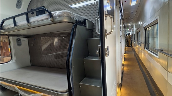 The new Vande Bharat Sleeper train between KSR Bengaluru and Chhatrapati Shivaji Maharaj Terminus has been approved by Centre. (HT FILE)