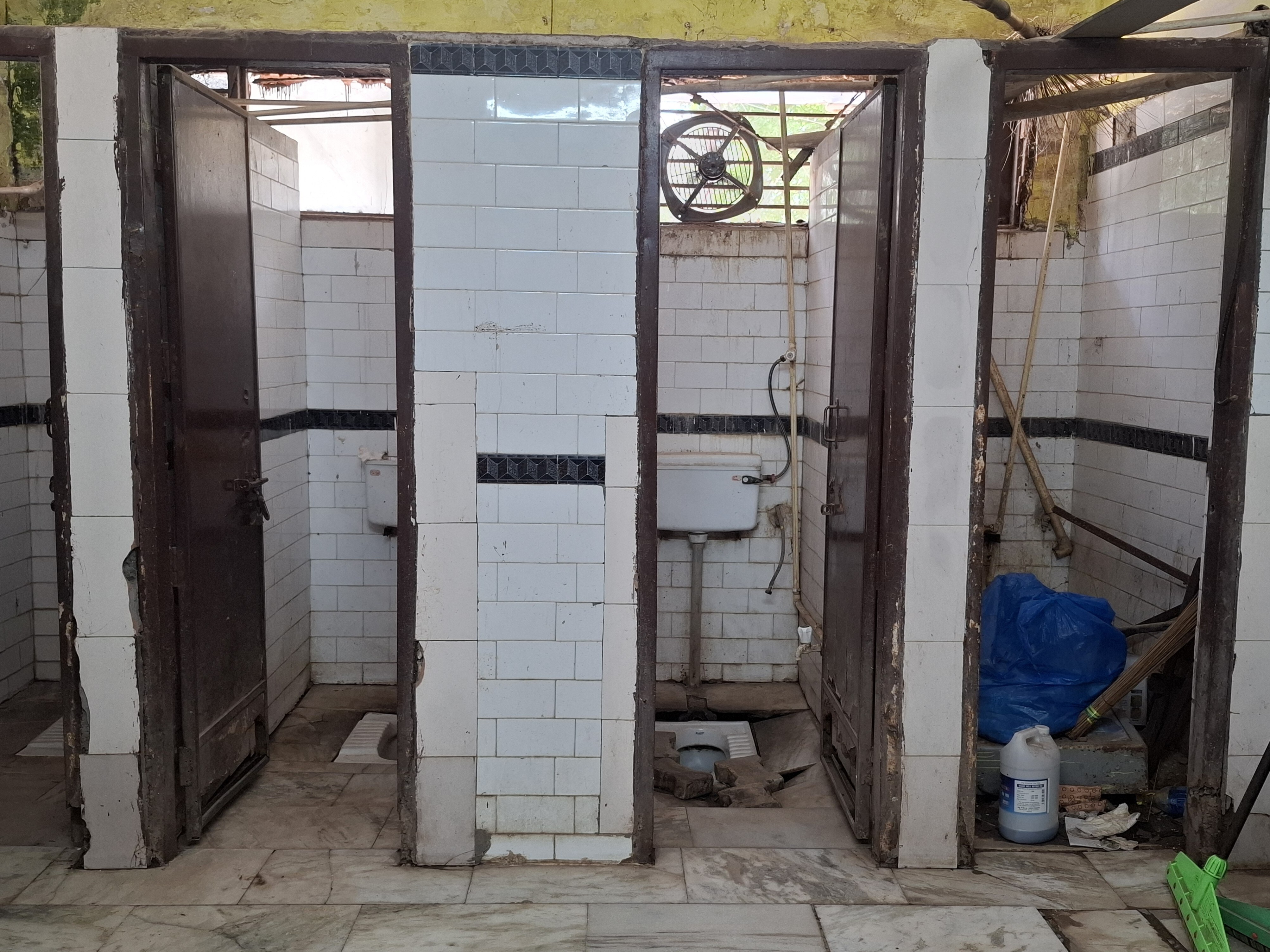 Dilapidated condition of public toilets in Sector 56 market, as seen on Saturday. (HT) Dilapidated condition of public toilets in Sector 56 market, as seen on Saturday. (HT)