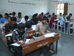 <p>. ఏప్రిల్ 23 నాటికి స్పాట్ పూర్తి అయితే… మరో వారం రోజుల పాటు క్రీడకరణ ఉంటుంది. అంటే ఏప్రిల్ చివరికల్లా మొత్తం ప్రక్రియ పూర్తయ్యే అవకాశం ఉంటుంది. అన్ని కుదిరితే ఏప్రిల్ 30 లేదా మే మొదటి వారంలో ఫలితాలను ప్రకటించే అవకాశం ఉంటుంది.</p>