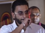 Ranveer Singh paid his final tribute to Asha Bhosle. Ranveer Singh paid his final tribute to Asha Bhosle.