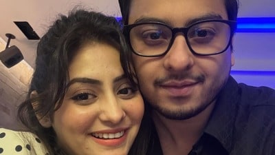 যন্ত্রণায় কাতরাচ্ছেন সোহেল! ভর্তি হাসপাতালে, কী হয়েছে তিয়াসার হবু বরের? যন্ত্রণায় কাতরাচ্ছেন সোহেল! ভর্তি হাসপাতালে, কী হয়েছে তিয়াসার হবু বরের?