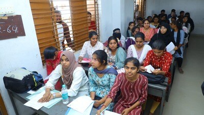 <p>తెలంగాణ టెన్త్ ఫలితాలను <a href="https://bse.telangana.gov.in/" target="_blank">https://bse.telangana.gov.in/</a> వెబ్ సైట్ లో తెలుసుకోవచ్చు. హాల్ టికెట్ నెంబర్ ఆధారంగా చెక్ చేసుకోవచ్చు.</p> <p>తెలంగాణ టెన్త్ ఫలితాలను <a href="https://bse.telangana.gov.in/" target="_blank">https://bse.telangana.gov.in/</a> వెబ్ సైట్ లో తెలుసుకోవచ్చు. హాల్ టికెట్ నెంబర్ ఆధారంగా చెక్ చేసుకోవచ్చు.</p>
