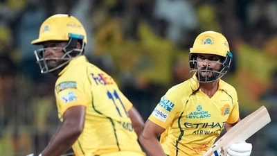 <p>ఐపీఎల్ చరిత్రలో అత్యధిక ట్రోఫీలు గెలిచిన జట్లు సీఎస్కే, ఎంఐ, కేకేఆర్. చెన్నై సూపర్ కింగ్స్, ముంబై ఇండియన్స్ తలో 5సార్లు కప్ కొట్టాయి. ఆ తర్వాత కోల్కతా నైట్ రైడర్స్ 3సార్లు ట్రోఫీని దక్కించుకుంది. కానీ ఈ ఐపీఎల్ 2026లో మాత్రం సీన్ రివర్స్ అయ్యింది!</p> <p>ఐపీఎల్ చరిత్రలో అత్యధిక ట్రోఫీలు గెలిచిన జట్లు సీఎస్కే, ఎంఐ, కేకేఆర్. చెన్నై సూపర్ కింగ్స్, ముంబై ఇండియన్స్ తలో 5సార్లు కప్ కొట్టాయి. ఆ తర్వాత కోల్కతా నైట్ రైడర్స్ 3సార్లు ట్రోఫీని దక్కించుకుంది. కానీ ఈ ఐపీఎల్ 2026లో మాత్రం సీన్ రివర్స్ అయ్యింది!</p>