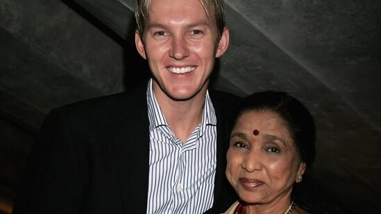 Brett Lee paid a touching tribute to Asha Bhosle