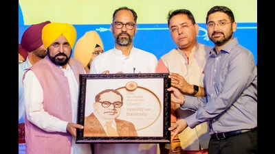 Punjab CM Bhagwant Mann during the launch of 'Mawan Dhiyan Satkar Yojana' in Jalandhar on Tuesday. (ANI) Punjab CM Bhagwant Mann during the launch of 'Mawan Dhiyan Satkar Yojana' in Jalandhar on Tuesday. (ANI)