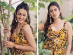 <p>యాంకర్ గా కెరీర్ స్టార్ట్ చేసి, ఆపై హీరోయిన్ మారిన నిహారిక కొణిదెల ఇప్పుడు ప్రొడ్యూసర్ గా అదరగొడుతోంది. </p>(instagram-Niharika Konidela)