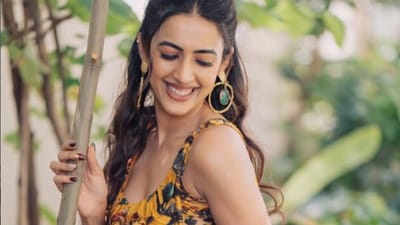 <p>హీరోయిన్ గా ‘ఒక మనసు’, ‘హ్యాపీ వెడ్డింగ్’, ‘సూర్యకాంతం’ లాంటి సినిమాలు చేసిన నిహారిక కొణిదెల ఇప్పుడు ప్రొడ్యూసర్ గా మారింది. </p> (instagram-Niharika Konidela) <p>హీరోయిన్ గా ‘ఒక మనసు’, ‘హ్యాపీ వెడ్డింగ్’, ‘సూర్యకాంతం’ లాంటి సినిమాలు చేసిన నిహారిక కొణిదెల ఇప్పుడు ప్రొడ్యూసర్ గా మారింది. </p> (instagram-Niharika Konidela)