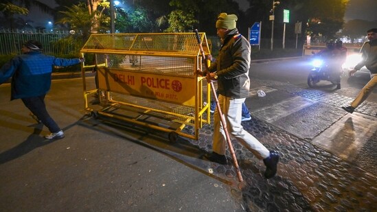 Police identified the accused as Satender Siwach, alias Sonu, 49, and Sanjay Sharma, 56, both residents of Mehram Nagar. (Representational/Sanchit Khanna/HT Photo)