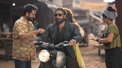 6 సినిమాల వైఆర్ఎఫ్ స్పై సిరీస్ను బీట్ చేసే దిశగా ధురంధర్ ఫ్రాంచైజీ- 3 వేల కోట్లు అవుట్-ఇంకెంత రావాలంటే? 6 సినిమాల వైఆర్ఎఫ్ స్పై సిరీస్ను బీట్ చేసే దిశగా ధురంధర్ ఫ్రాంచైజీ- 3 వేల కోట్లు అవుట్-ఇంకెంత రావాలంటే?
