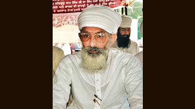 Thakur Dalip Singh has been facing investigation in a cluster of FIRs linked to the bitter power struggle within the Namdhari community. (HT)