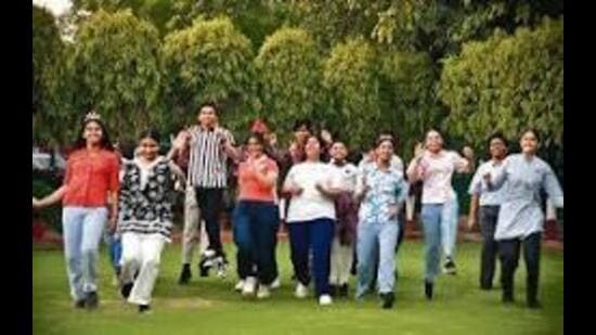 Among top scorers were Abhay Singh of GMSSS Sector 33D, who scored 98.8%, followed by Saanvi Binjola of GGMSSS Sector 20B with 98.4% and Vishnu Dev of GMSSS Sector 35D at 98.2%. (HT Photo for representation)