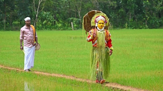 Those who don’t have access to this culture can watch it online. Just type “beauty of Tulu Nādu” and you will see videos of the land, its rituals and its people. (Courtesy: Anoop Soorinje via Facebook/BeautyOfTulunad)