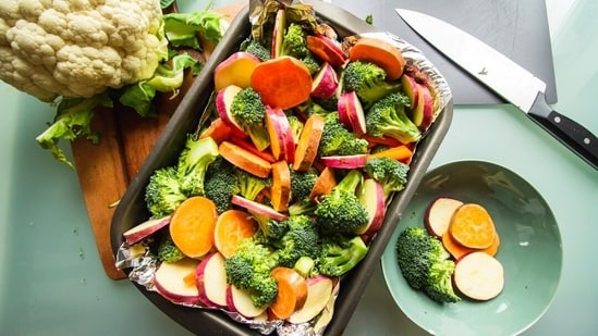 Read more to find out how eating broccoli affects your body! (Unsplash)