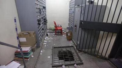Armed men enters Bank of Maharashtra in Singrauli, took employees hostage at gunpoint and escaped with gold, silver and ₹35 lakh cash. (Representative photo) Armed men enters Bank of Maharashtra in Singrauli, took employees hostage at gunpoint and escaped with gold, silver and ₹35 lakh cash. (Representative photo)