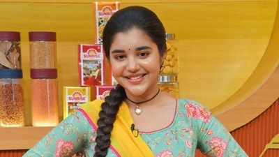 ক্লাস টেনে ৭৯ শতাংশ নিয়ে পাশ ‘কুসুম’ তনিষ্কার, গর্বে পরিবার। ক্লাস টেনে ৭৯ শতাংশ নিয়ে পাশ ‘কুসুম’ তনিষ্কার, গর্বে পরিবার।