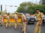 Police deployment at the Delhi-Noida border on Friday. (Sunil Ghosh/HT)