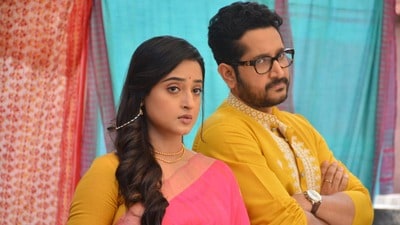 ‘সাগর’ পরমব্রতর দ্বিতীয় বউ হচ্ছেন দেবাদৃতা, পর্দায় জমাটি রসায়ন, বাস্তবে কত ছোট নায়িকা?