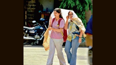 The department has further stated that there will be no significant change in maximum temperatures over Maharashtra on April 19. (MAHENDRA KOLHE/HT PHOTO) The department has further stated that there will be no significant change in maximum temperatures over Maharashtra on April 19. (MAHENDRA KOLHE/HT PHOTO)