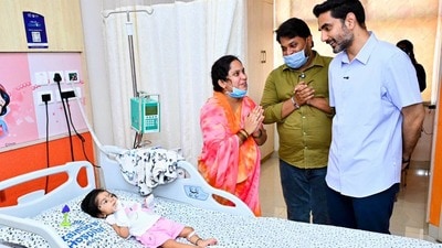 పునర్విక కుటుంబంతో మంత్రి నారా లోకేశ్ పునర్విక కుటుంబంతో మంత్రి నారా లోకేశ్