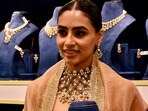 ఓ వజ్రాల దుకాణంలో ప్రముఖ నటి సప్తమి గౌడ..(PTI)