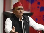 Samajwadi Party president Akhilesh Yadav addressing media persons in Lucknow. (HT)