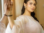 <p>సీరియల్స్ లో అద్భుతమైన నటనతో తెలుగు ప్రేక్షకుల మనసులు గెలుచుకున్న హీరోయిన్ కావ్యశ్రీ. ఈ భామ లేటెస్ట్ ఫొటోలు వైరల్ గా మారాయి. </p>(instagram-kavyashree natraj)