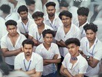 ఎలాంటి అగ్ర హీరోలు లేరు- 16 రోజుల్లో 100 కోట్ల కలెక్షన్స్- సూపర్ స్టార్ మూవీ రికార్డ్ కనుమరుగు!
