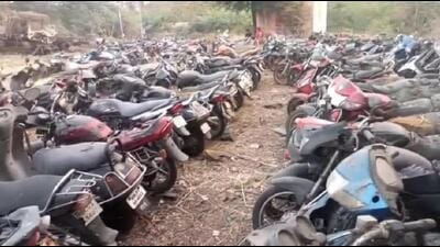 Vasai-Virar cops to auction 930 seized vehicles amid safety, space concerns Vasai-Virar cops to auction 930 seized vehicles amid safety, space concerns