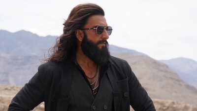 धुरंधर 2 बॉक्स ऑफिस कलेक्शन दिन 32: फिल्म के एक दृश्य में रणवीर सिंह। धुरंधर 2 बॉक्स ऑफिस कलेक्शन दिन 32: फिल्म के एक दृश्य में रणवीर सिंह।