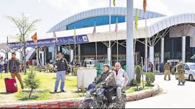The Srinagar airport security spotted the suspicious device in the luggage of the US citizen.