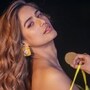 ‘ক্যামেরার সামনে পোশাক খুলবো’ মন্তব্য করে বাবার কাছে শাস্তি পেতে হয়েছিল পুনমকে?
