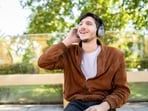 Know what the safe limit of listening to headphones is before it starts affecting your hearing. 