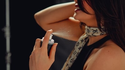 8 body deodorants to keep you smell great (pexels) 8 body deodorants to keep you smell great (pexels)