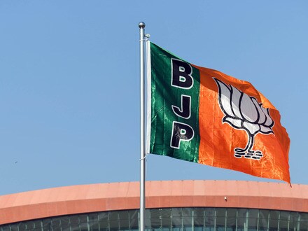 BJP কর্মীদের উপর ধারালো অস্ত্র নিয়ে হামলা