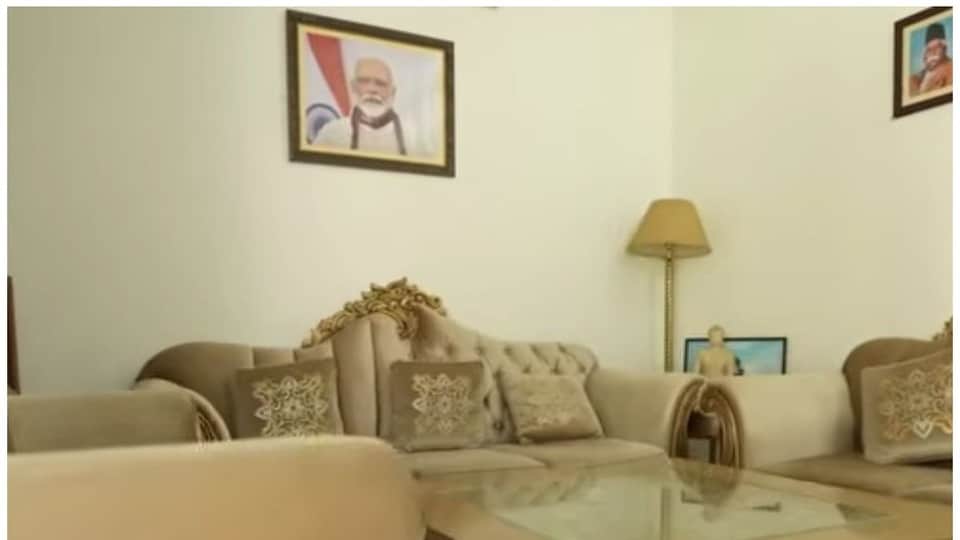 কেশব কুঞ্জ স্পেশাল- এটি মনোজ তিওয়ারির কেশব কুঞ্জ। তিনি বলেন, রাষ্ট্রীয় স্বয়ংসেবক সঙ্ঘের সঙ্গে যুক্ত থাকার কারণে তিনি যখন এই সভা করেন, তখন তিনি এই কক্ষে তা করেন।(instagram)
