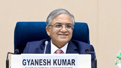 The CEC also stressed that no government functionary should influence the electoral process. (Sanjeev Verma/Hindustan Times)