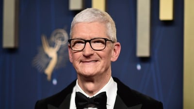 యాపిల్ సీఈఓ పదవికి టిమ్ కుక్ గుడ్బై.. (Richard Shotwell/Invision/AP) యాపిల్ సీఈఓ పదవికి టిమ్ కుక్ గుడ్బై.. (Richard Shotwell/Invision/AP)