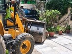 Eight teams act across DLF, Sushant Lok and others; grills, guard rooms removed as roads widened and public spaces reclaimed. (HT)