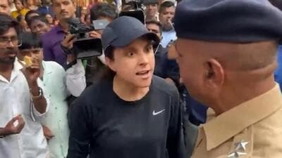 Mumbai mayor expresses regret after Worli protest sparks commuter outrage, viral video captures anger Mumbai mayor expresses regret after Worli protest sparks commuter outrage, viral video captures anger