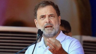 স্থানীয় প্রশাসনের অনুমতি না মেলায় রাহুল গান্ধীর সভা পিছিয়ে দিতে হয়েছে কংগ্রেসকে। (AICC) স্থানীয় প্রশাসনের অনুমতি না মেলায় রাহুল গান্ধীর সভা পিছিয়ে দিতে হয়েছে কংগ্রেসকে। (AICC)