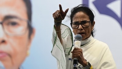 হিমন্ত বিশ্ব শর্মা বলেন, 'মমতা বন্দ্যোপাধ্যায় পুরোপুরি বাংলাদেশি মুসলমানদের পক্ষে।' (Hindustan Times) হিমন্ত বিশ্ব শর্মা বলেন, 'মমতা বন্দ্যোপাধ্যায় পুরোপুরি বাংলাদেশি মুসলমানদের পক্ষে।' (Hindustan Times)