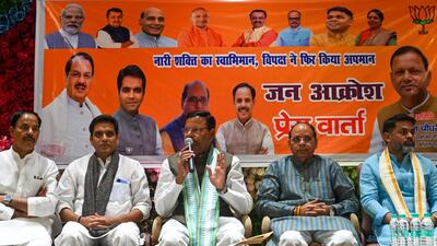 Speaking at a press briefing held in Noida’s Sector 70 , Chaudhary briefed media on the “Jan Aakrosh Mahila Abhiyan” campaign launched on Tuesday in Noida. (Sunil Ghosh/HT Photo)