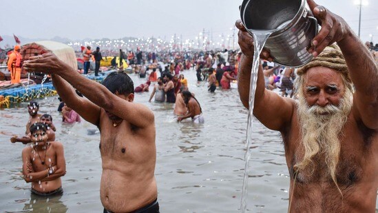 Ganga Saptami 2026: రేపే గంగా సప్తమి.. ఏం చేస్తే మంచిది? ఈ ఒక్క చిన్న పరిహారం చేస్తే చాలు (Nitin Sharma)