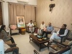 Haryana Assembly speaker Harvinder Kalyan visited the residence of late Lt Vinay Narwal in Karnal to pay condolences. (HT Photo)