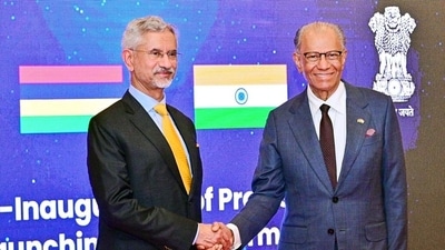 External affairs minister S. Jaishankar and Mauritius Prime Minister Navinchandra Ramgoolam discussed ways to bolster cooperation across a range of areas. (@DrSJaishankar)