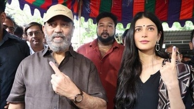 <p>దిగ్గజ నటుడు కమల్ హాసన్ తన కూతురు, హీరోయిన్ శ్రుతి హాసన్ తో కలిసి ఓటు వేశారు. </p> (x/ThamizhPadam) <p>దిగ్గజ నటుడు కమల్ హాసన్ తన కూతురు, హీరోయిన్ శ్రుతి హాసన్ తో కలిసి ఓటు వేశారు. </p> (x/ThamizhPadam)