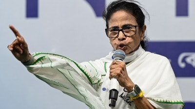 প্রথম দফায় বাংলায় বিকেল ৫ টা পর্যন্ত ভোটদান ৯০%র কাছে!মমতা বললেন,' মানুষ জানে..' (Photo by Samir Jana/ Hindustan Times) (Hindustan Times) প্রথম দফায় বাংলায় বিকেল ৫ টা পর্যন্ত ভোটদান ৯০%র কাছে!মমতা বললেন,' মানুষ জানে..' (Photo by Samir Jana/ Hindustan Times) (Hindustan Times)